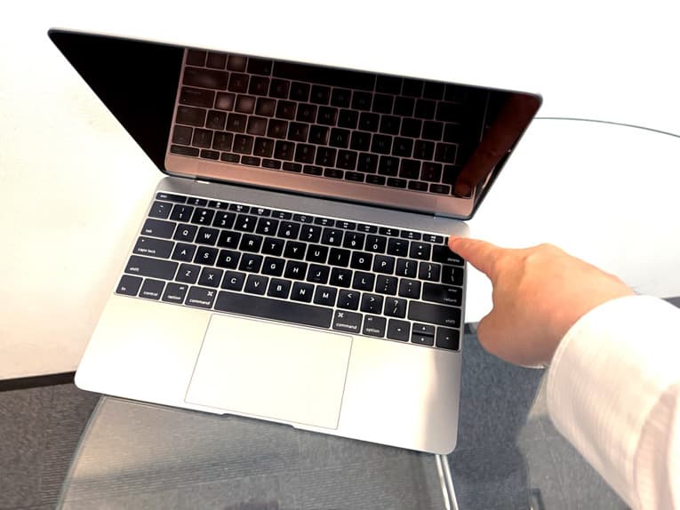 Macの起動時に「はてなマーク」(？フォルダ)が表示された場合の