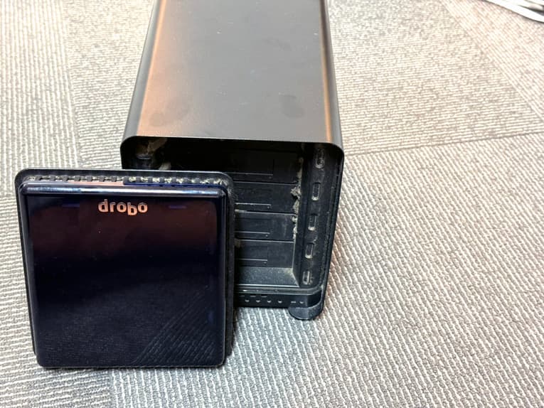 drobo241221-7.jpg drobo241221-7.jpg